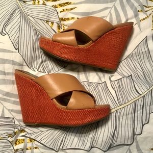 BCBG Wedge